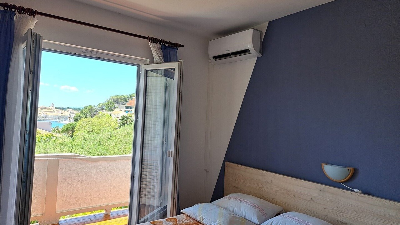 Photo of Bedroom in Banjol
