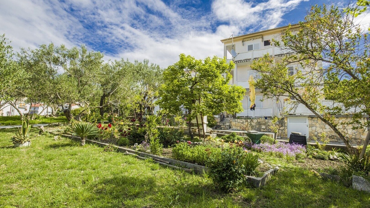 Photo of Outdoor in Banjol