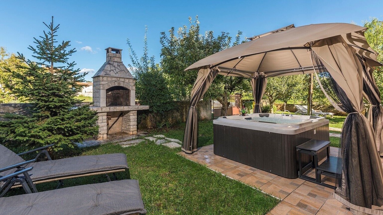 Photo of Patio Balcony in Maruzini