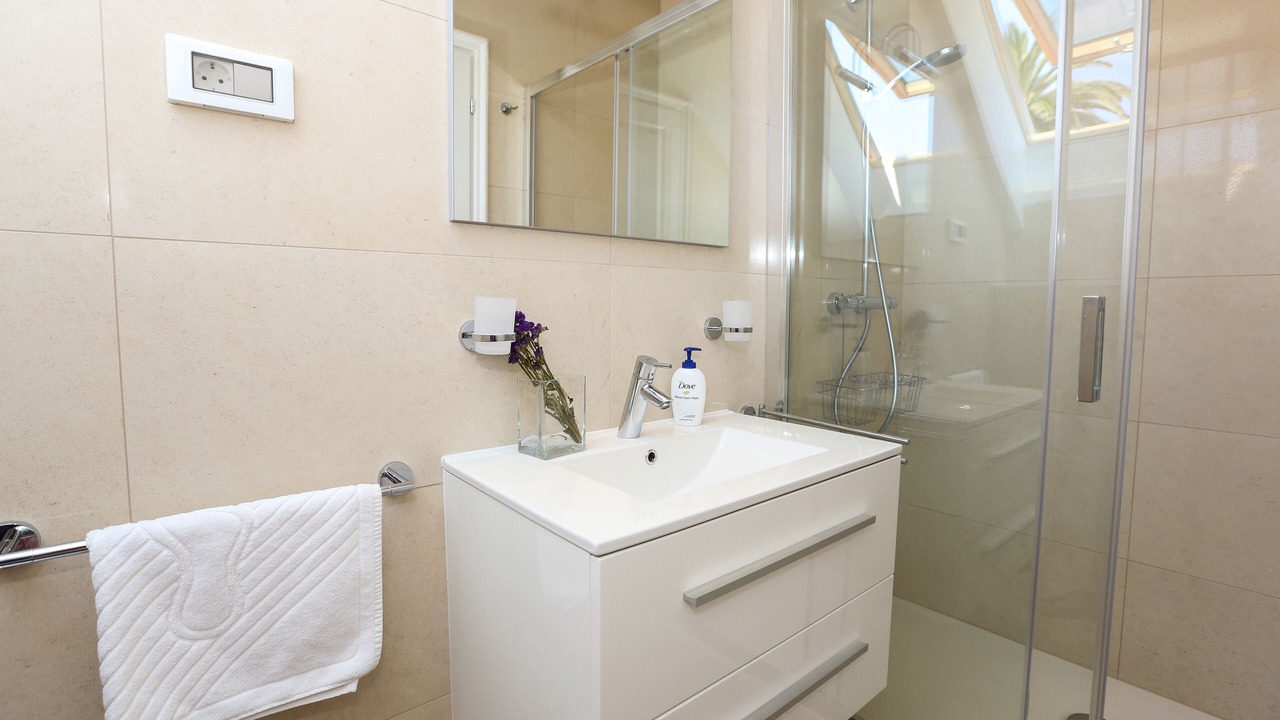 Photo of Bathroom in Pile