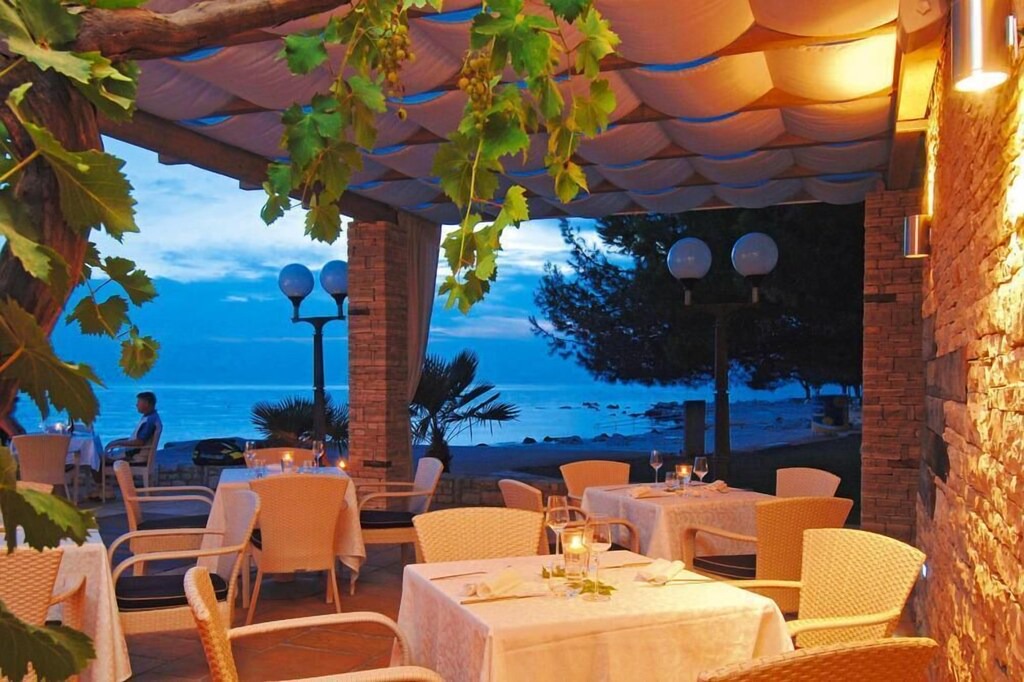 Photo of Others in Monterol