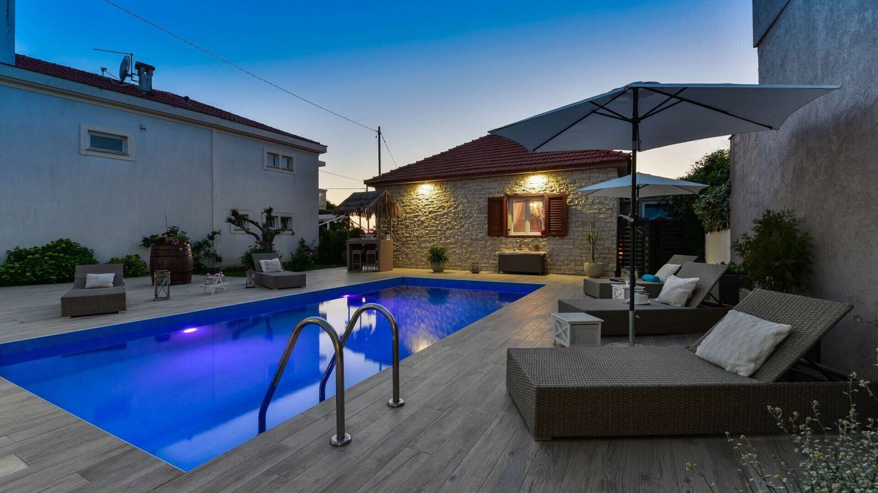 Photo of Outdoor in Petrcane