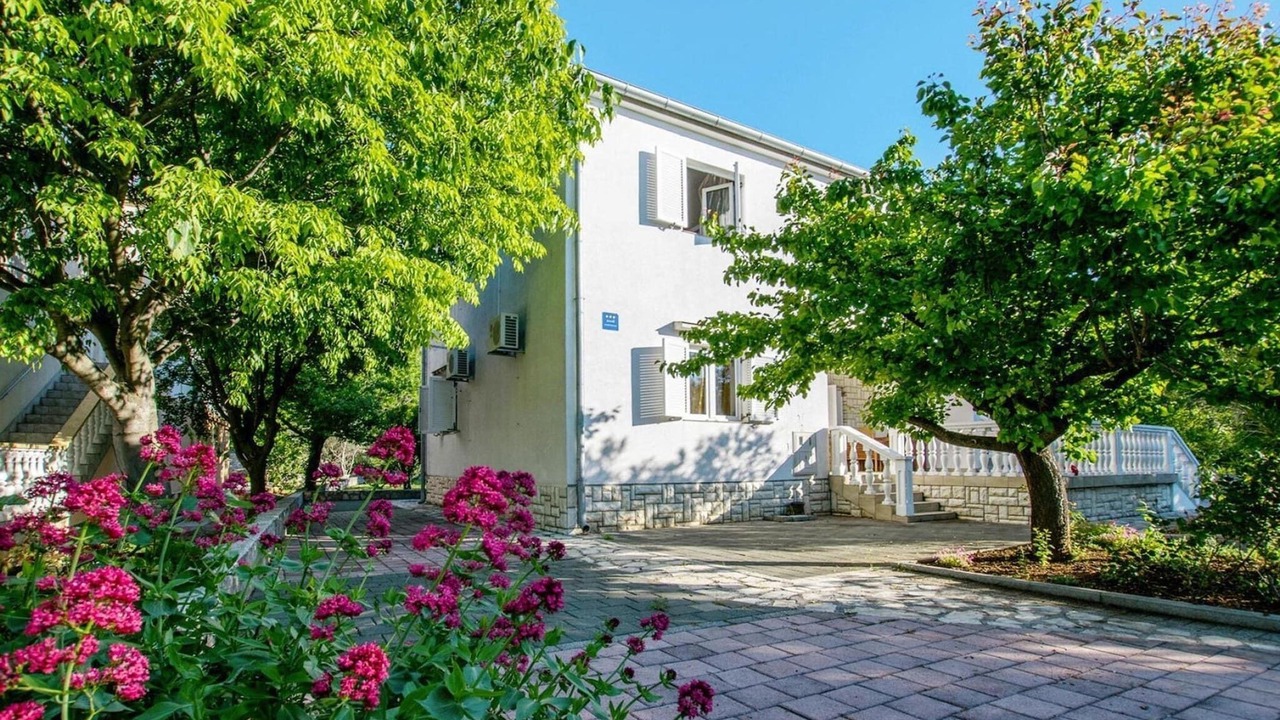 Photo of Outdoor in Seline