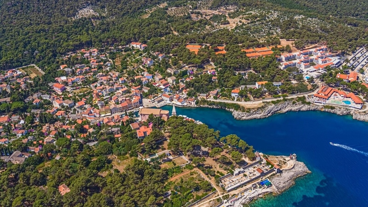 Photo of Outdoor in Cove Murtar