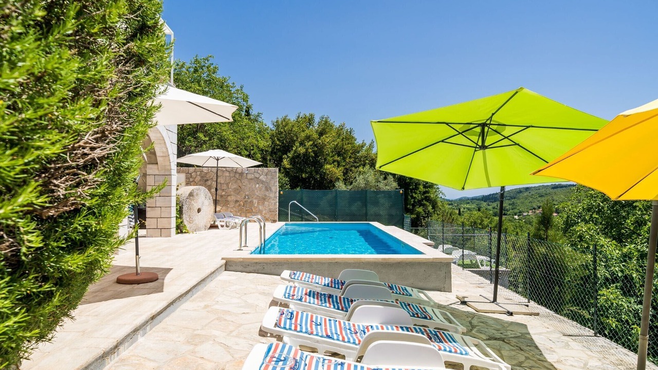 Photo of Outdoor in urinici