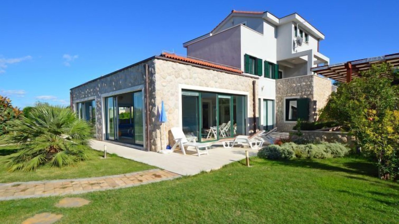 Photo of Outdoor in Betina