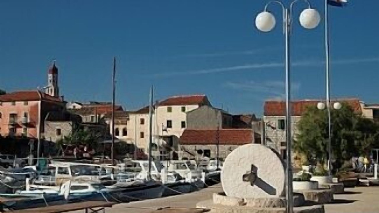 Photo of Others in Betina