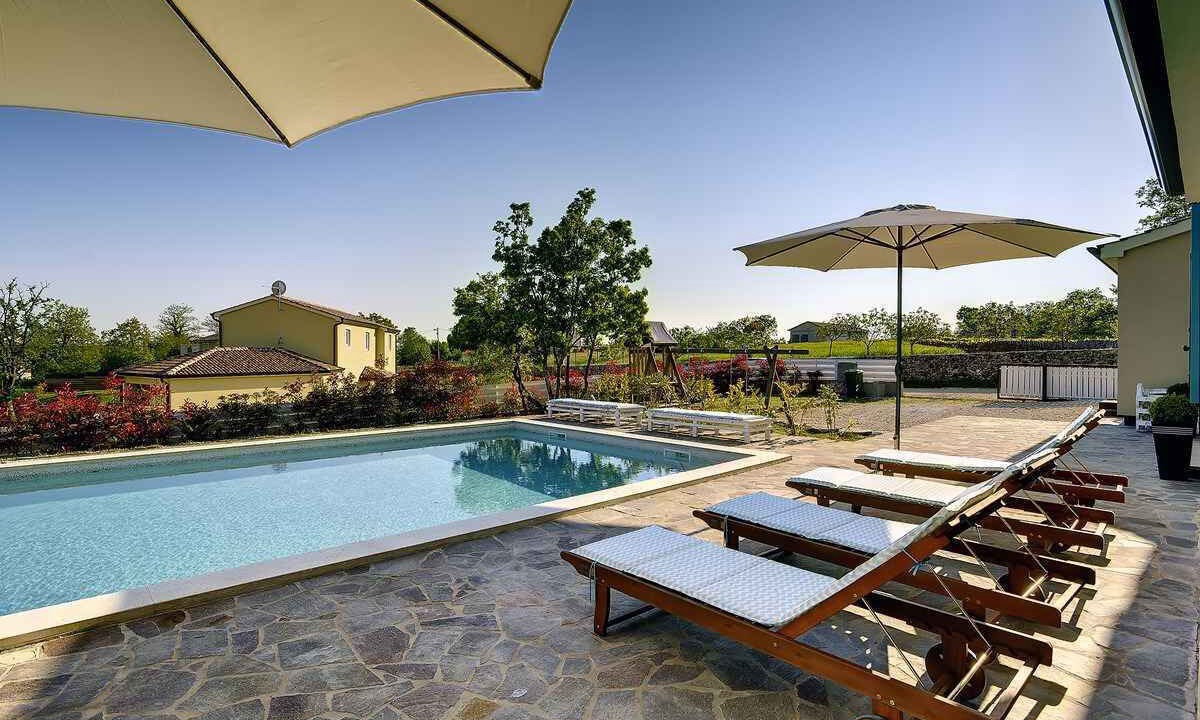 Photo of Outdoor in Muzini