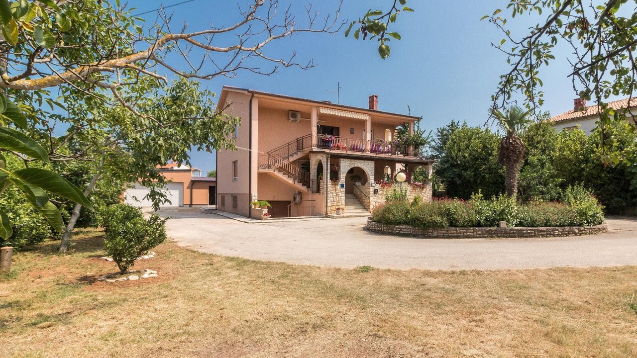 Photo of Outdoor in Liznjan