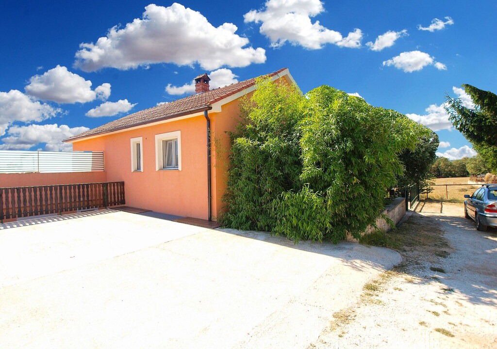 Photo of Buildings in Peruski