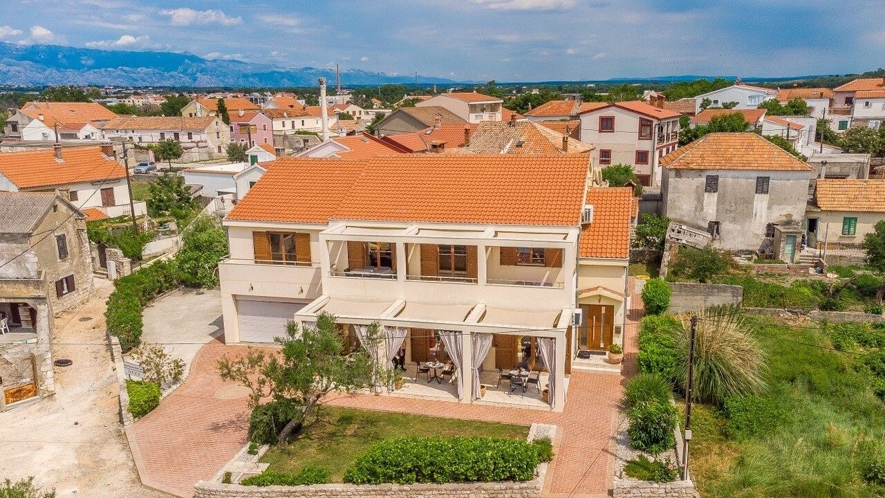 Photo of Outdoor in Nin