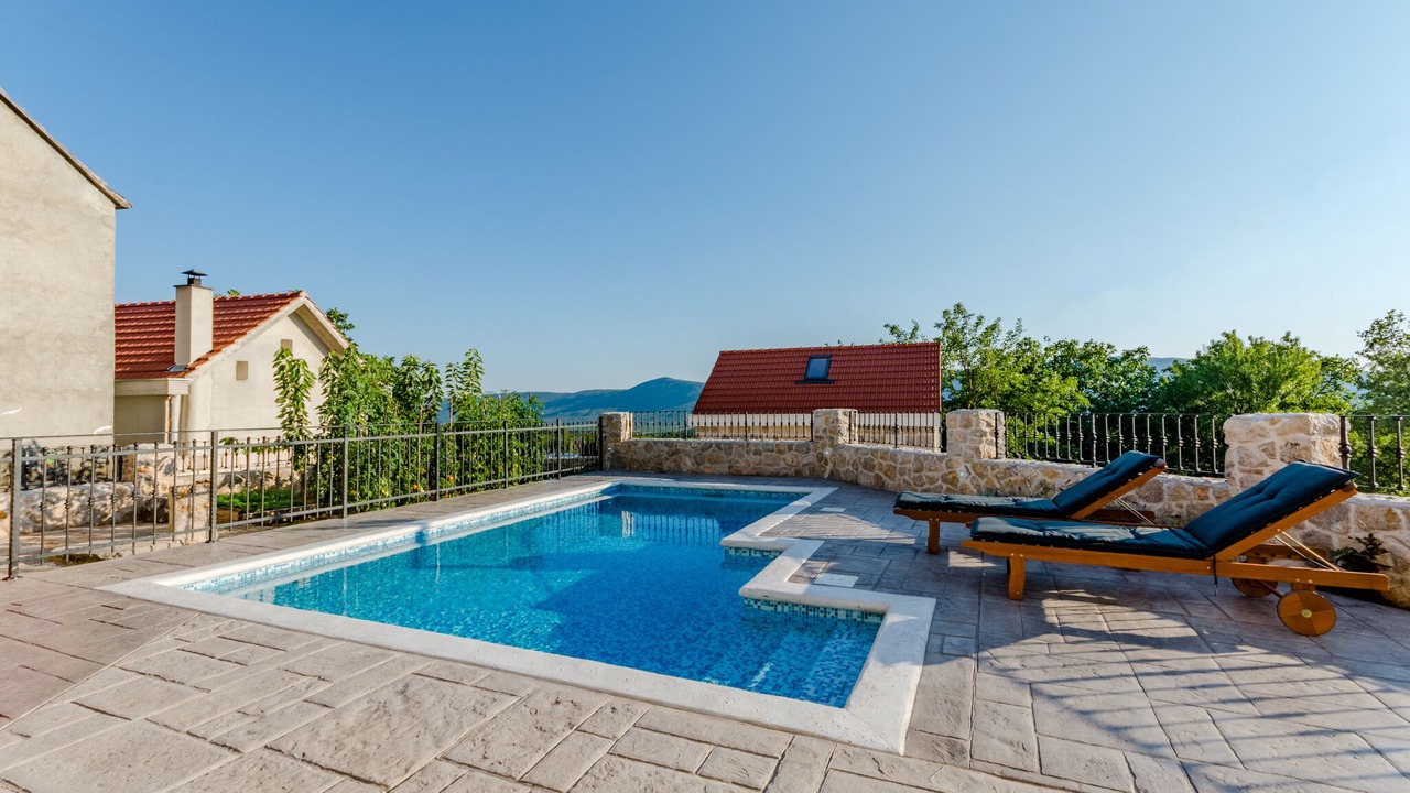 Photo of Outdoor in Crivac