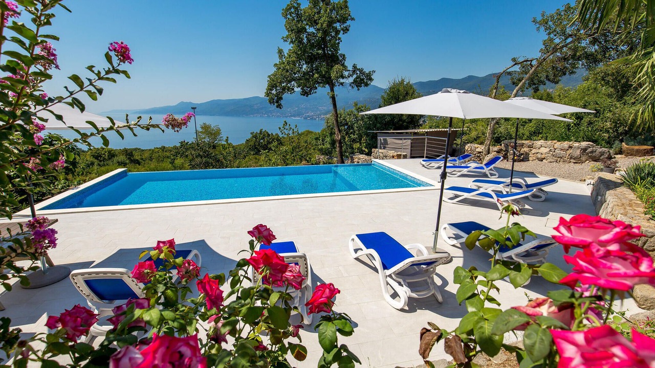 Photo of Outdoor in Rubesi