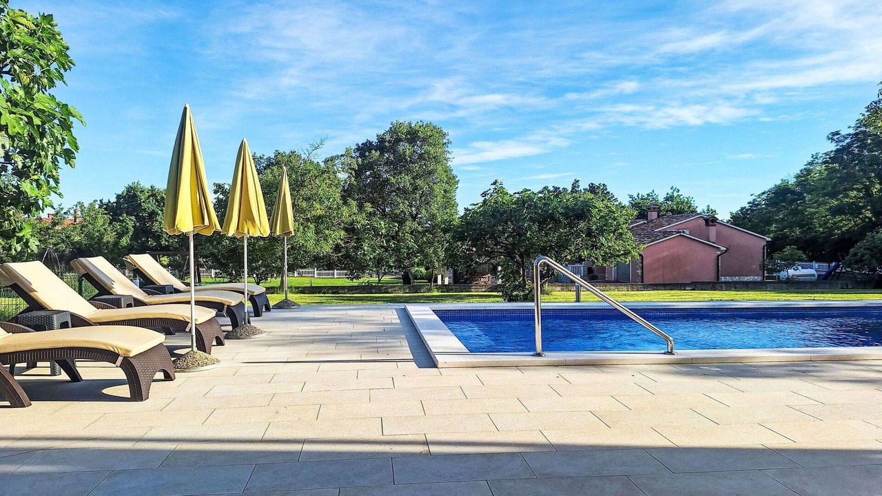 Photo of Outdoor in Vinez