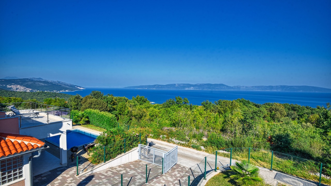 Photo of Outdoor in Crni