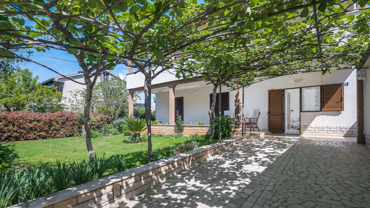 Photo of Outdoor in Spadici