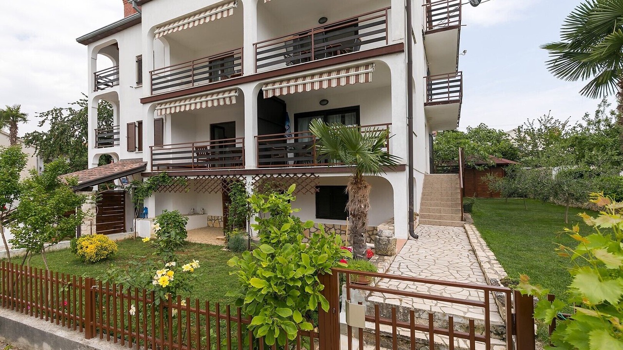 Photo of Outdoor in Spadici