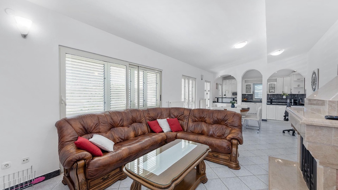Photo of Livingroom in Neoric