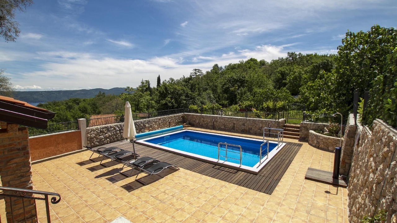 Photo of Outdoor in Brsec