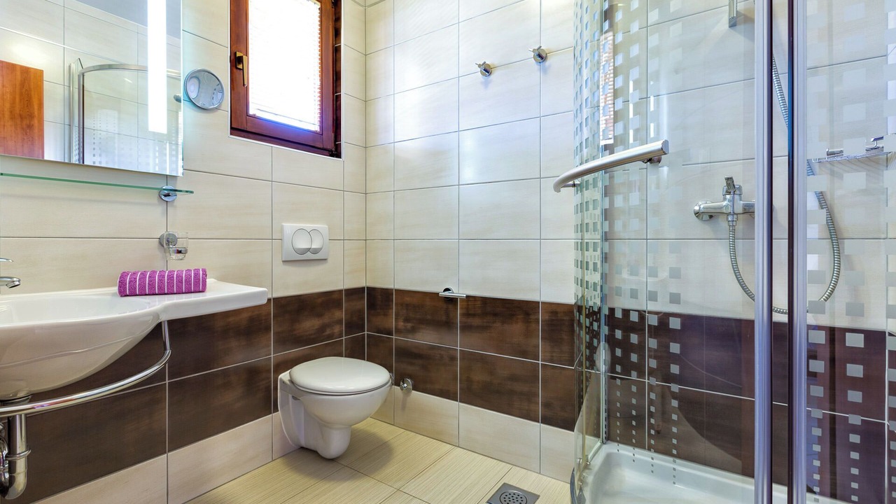 Photo of Bathroom in Cove Murtar