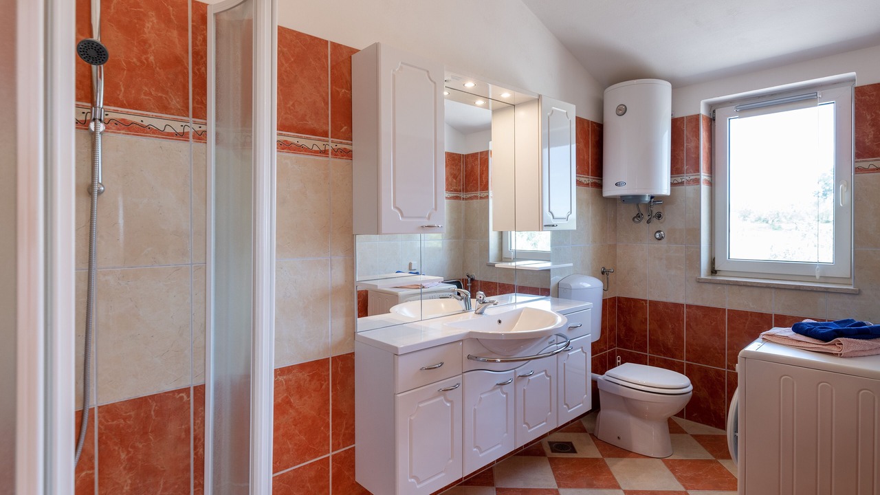 Photo of Bathroom in Peruski