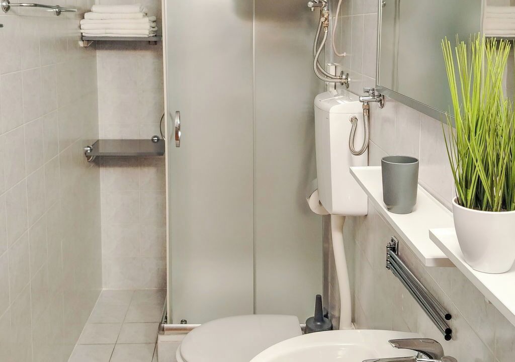 Photo of Bathroom in Lic