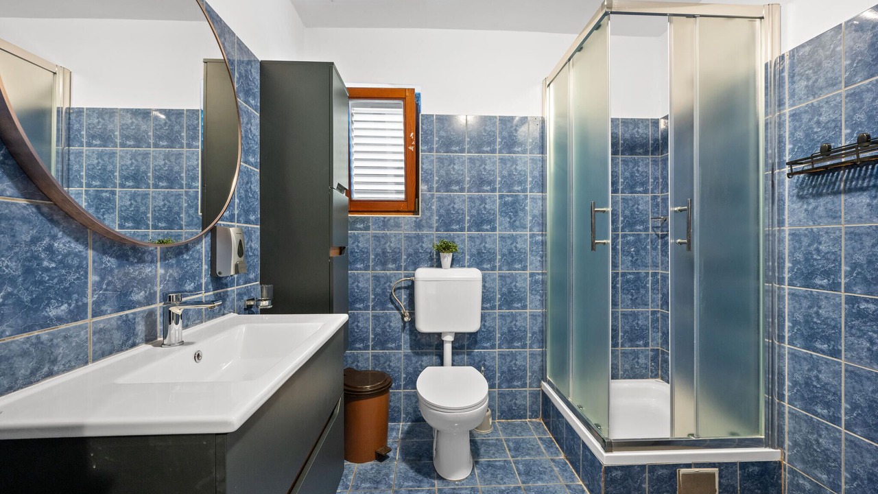 Photo of Bathroom in Tinj