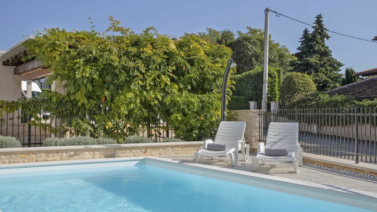 Photo of Outdoor in Basanija