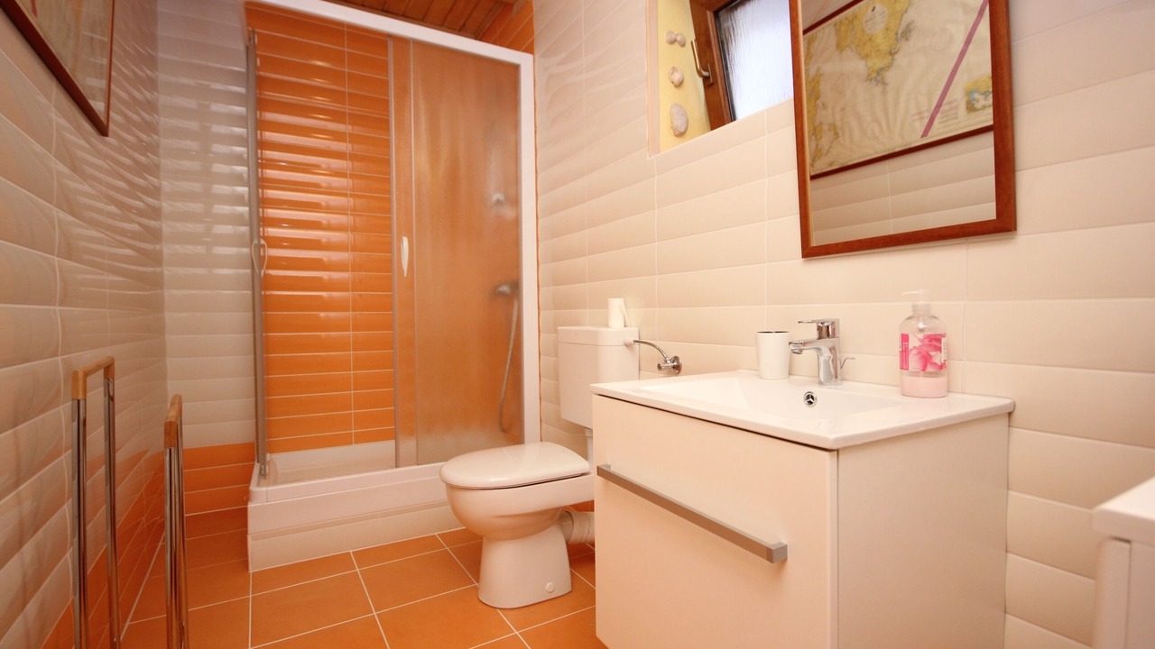 Photo of Bathroom in Cove Murtar
