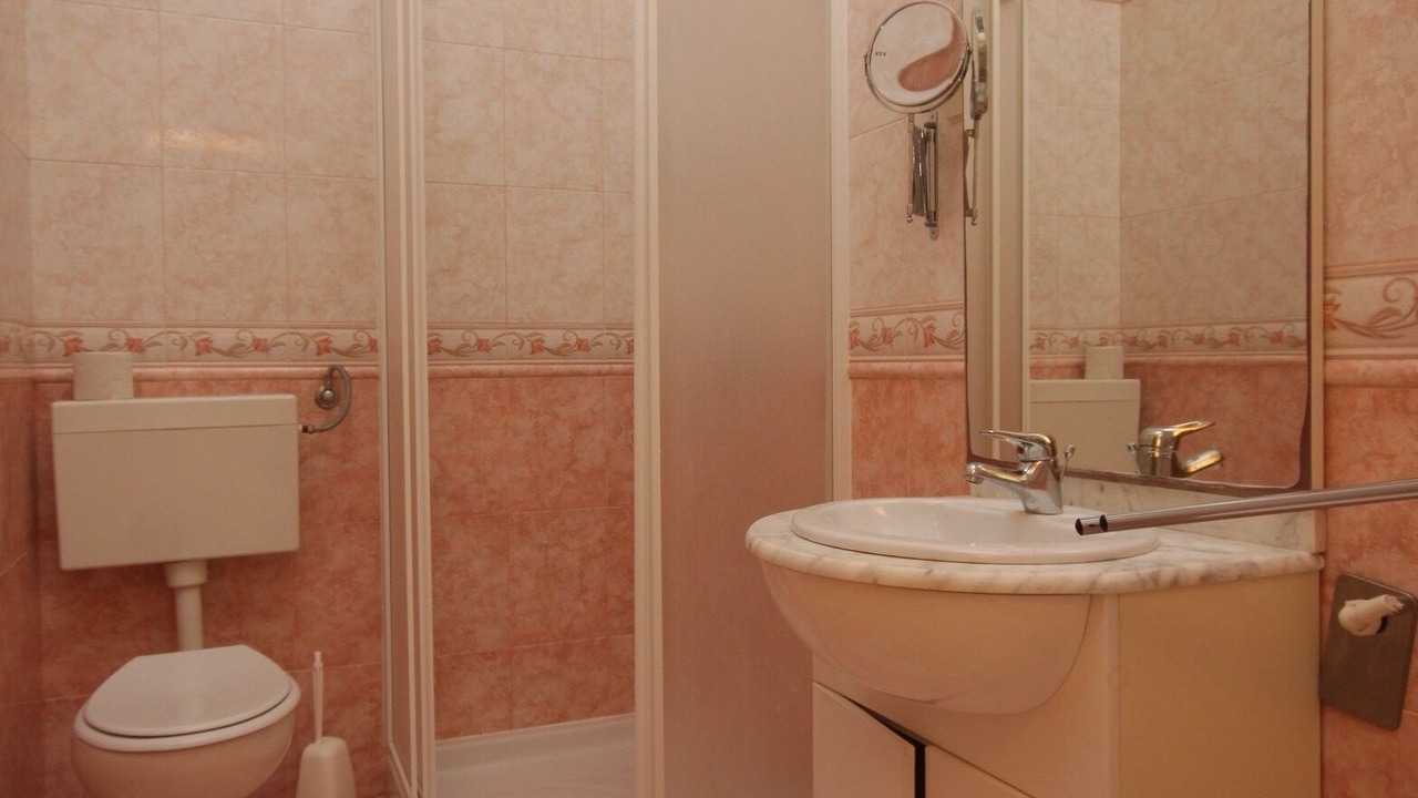 Photo of Bathroom in Cove Murtar
