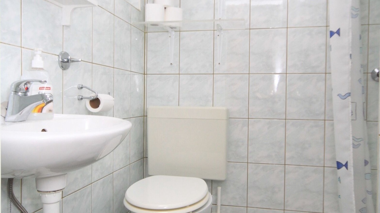 Photo of Bathroom in Preko