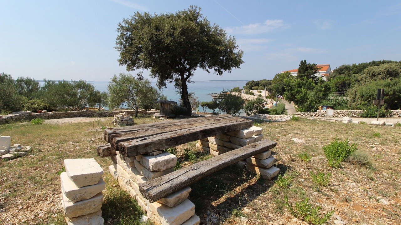 Photo of Outdoor in Mandre
