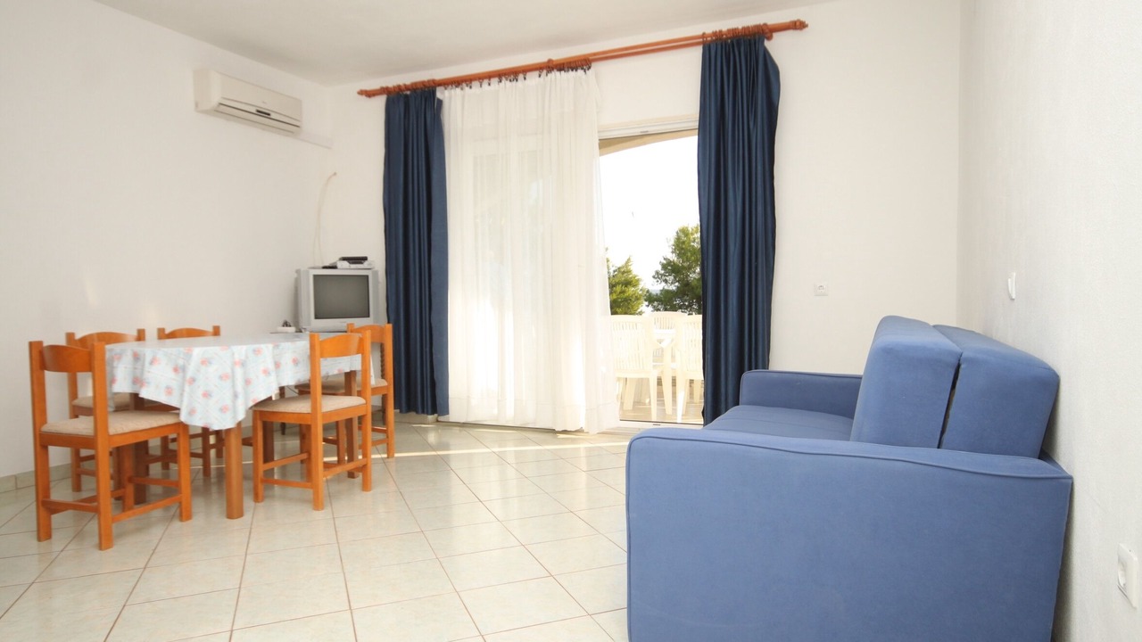 Photo of Livingroom in Tkon