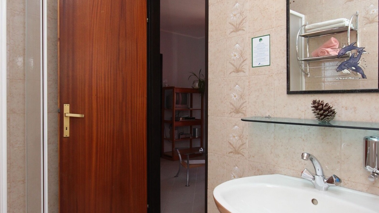 Photo of Bathroom in Cove Murtar