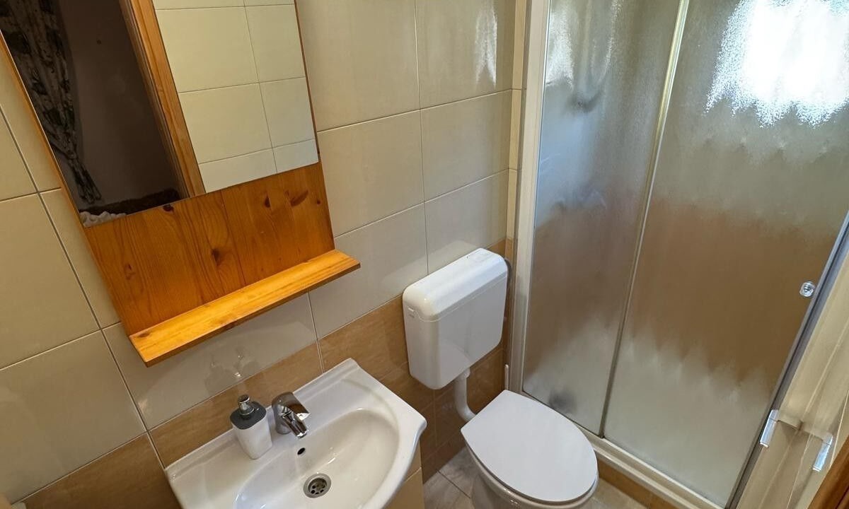 Photo of Bathroom in Seline