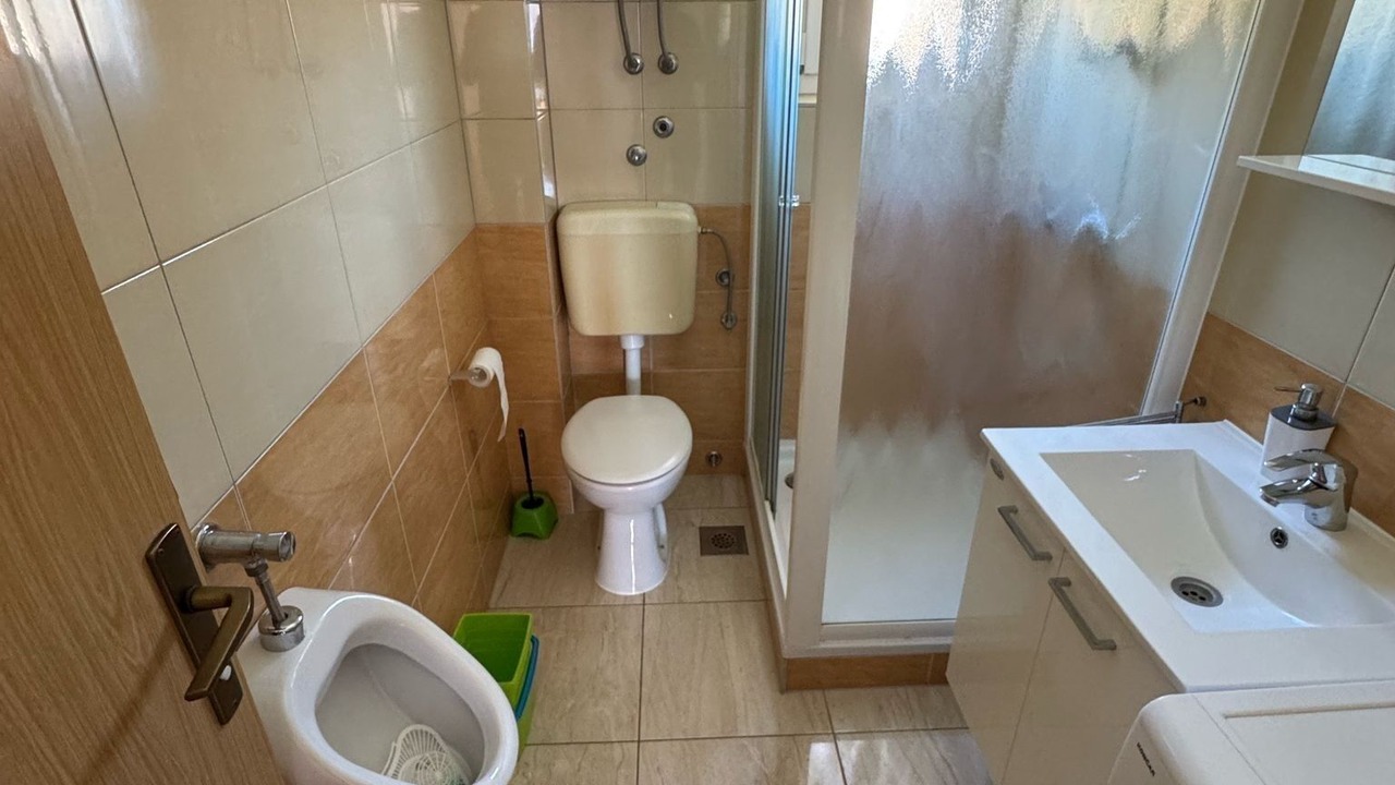 Photo of Bathroom in Seline