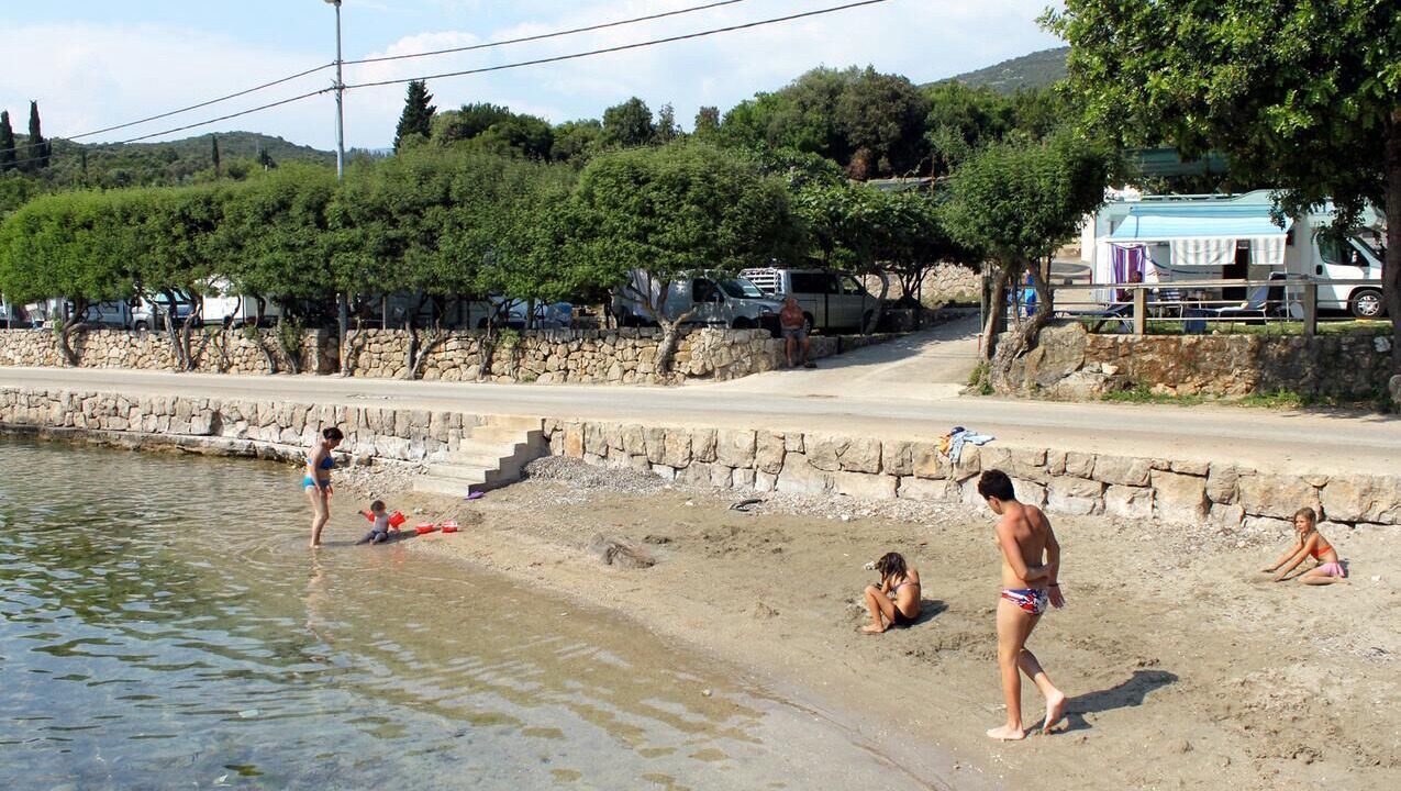 Photo of Others in Molunat