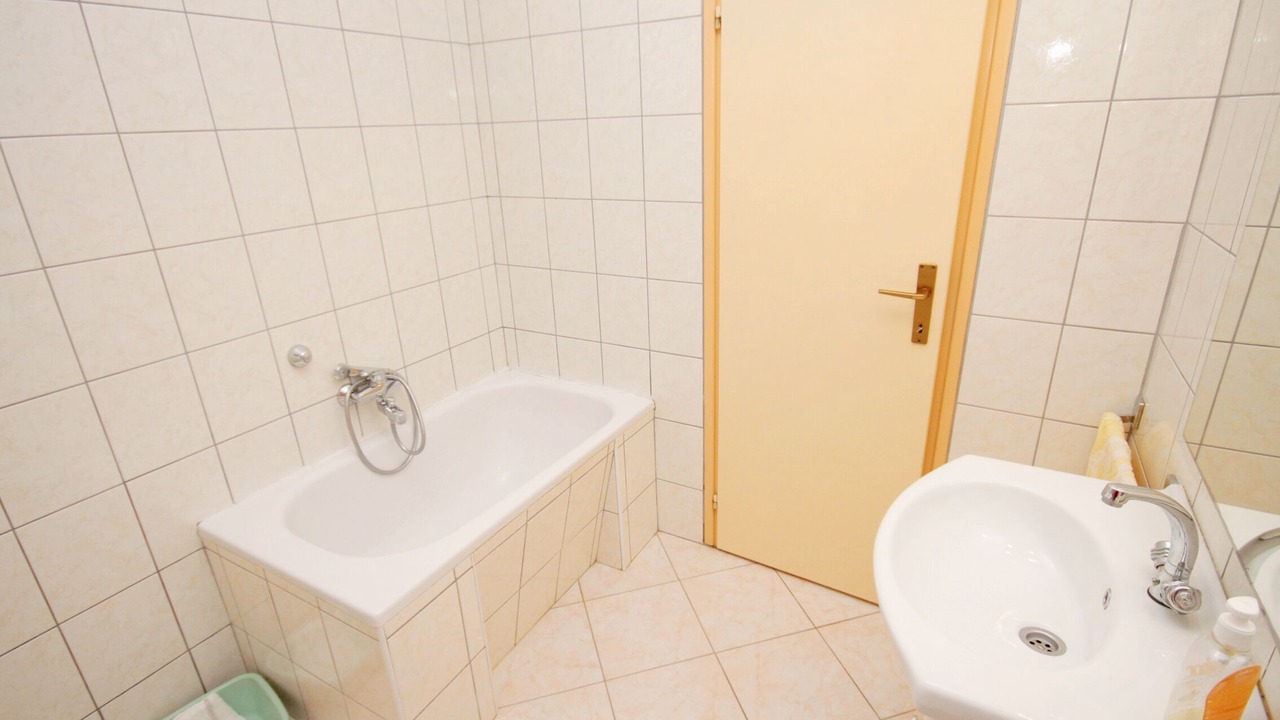 Photo of Bathroom in Tkon