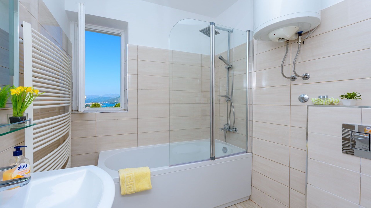 Photo of Bathroom in Pile