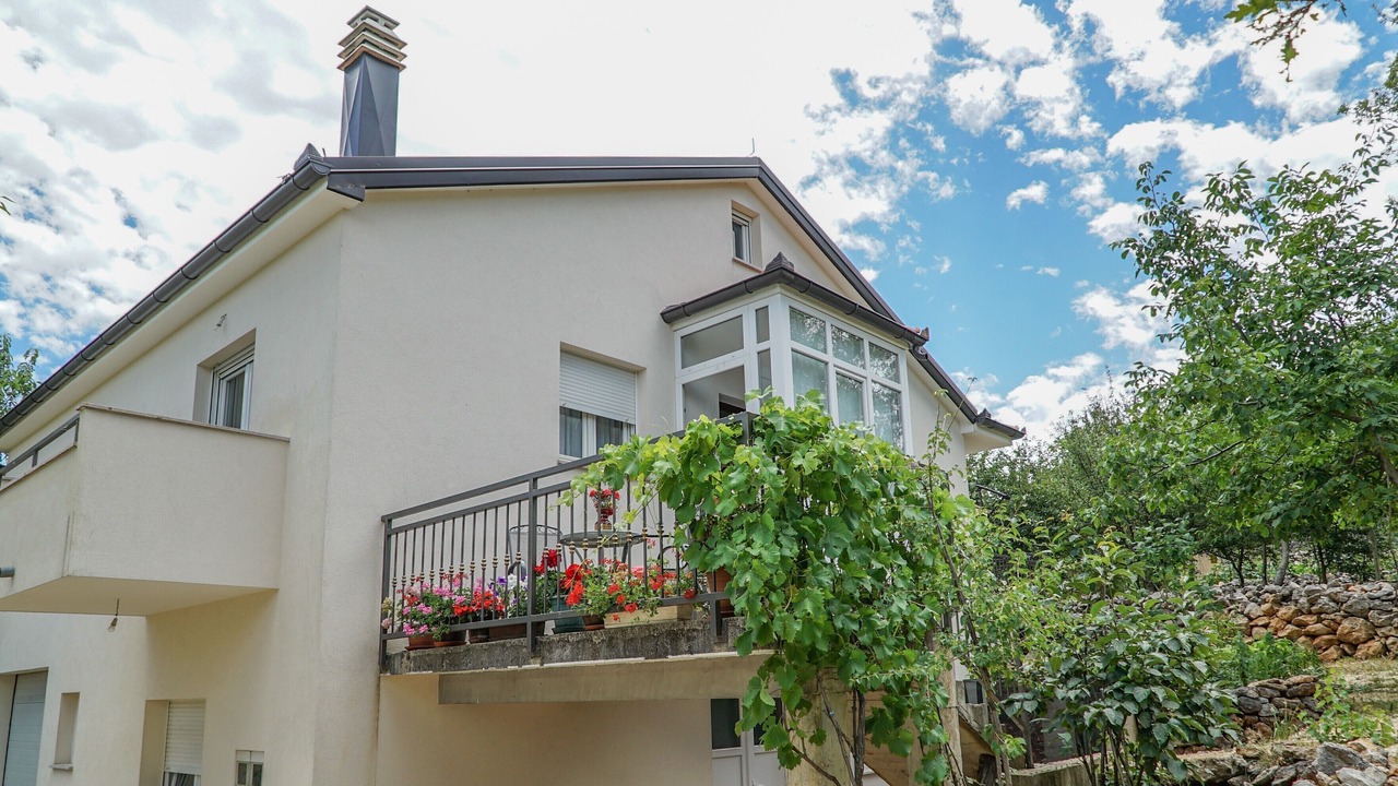 Photo of Outdoor in Grubine