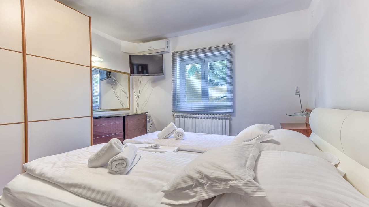 Photo of Bedroom in Punat