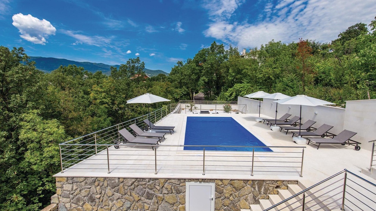 Photo of Outdoor in Rubesi