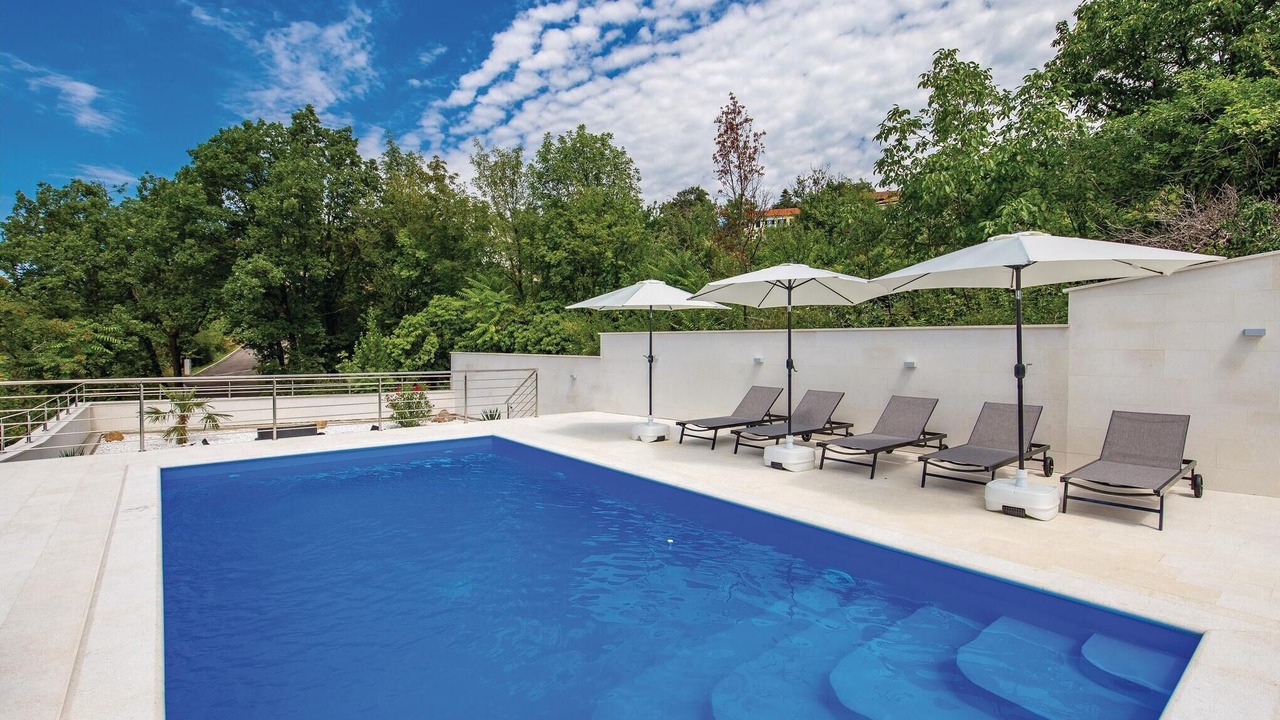 Photo of Outdoor in Rubesi