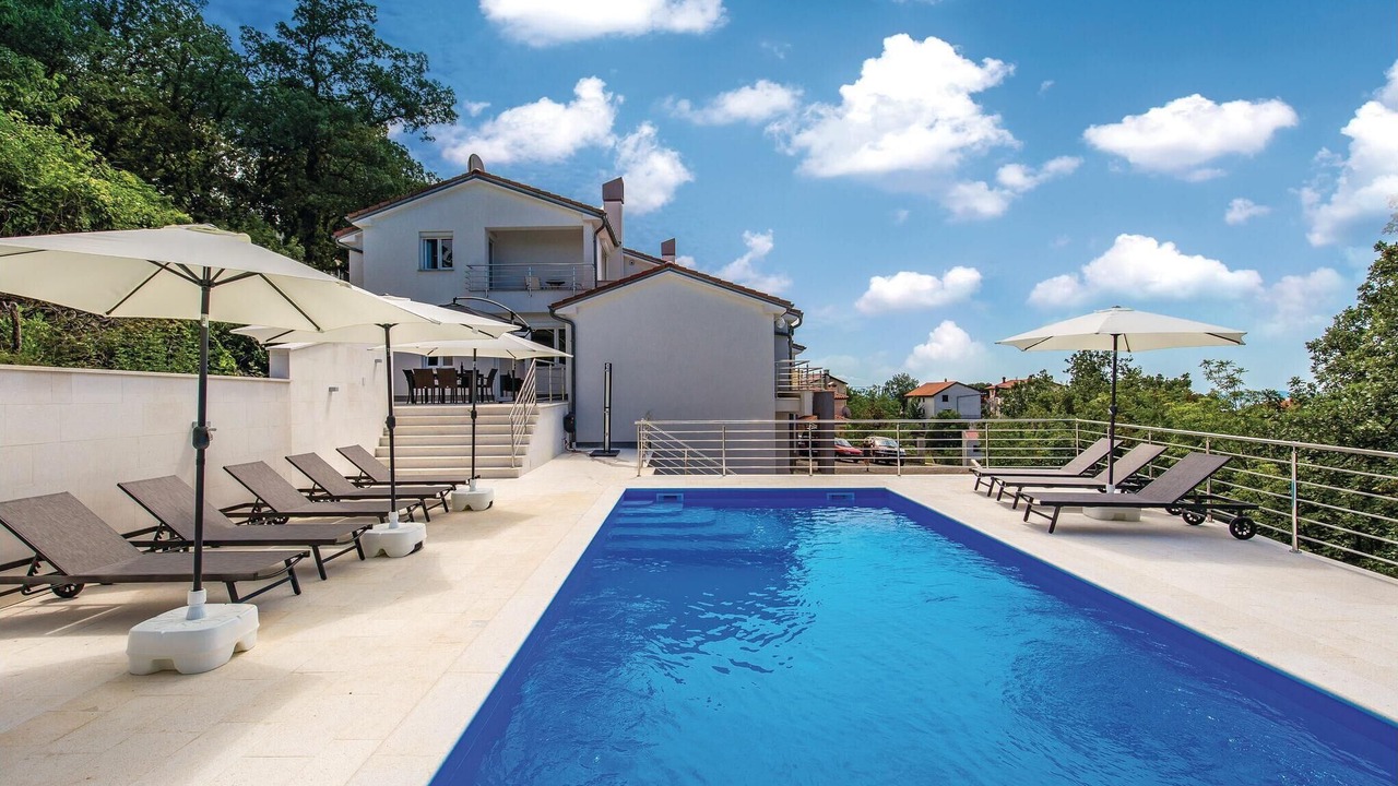 Photo of Outdoor in Rubesi