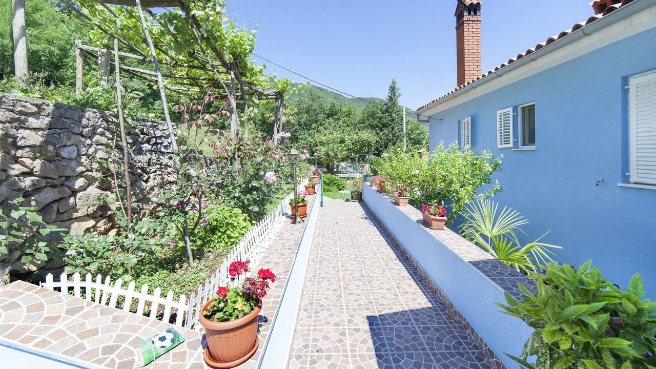 Photo of Outdoor in Brsec