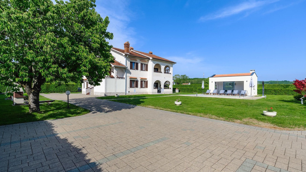 Photo of Outdoor in Skropeti