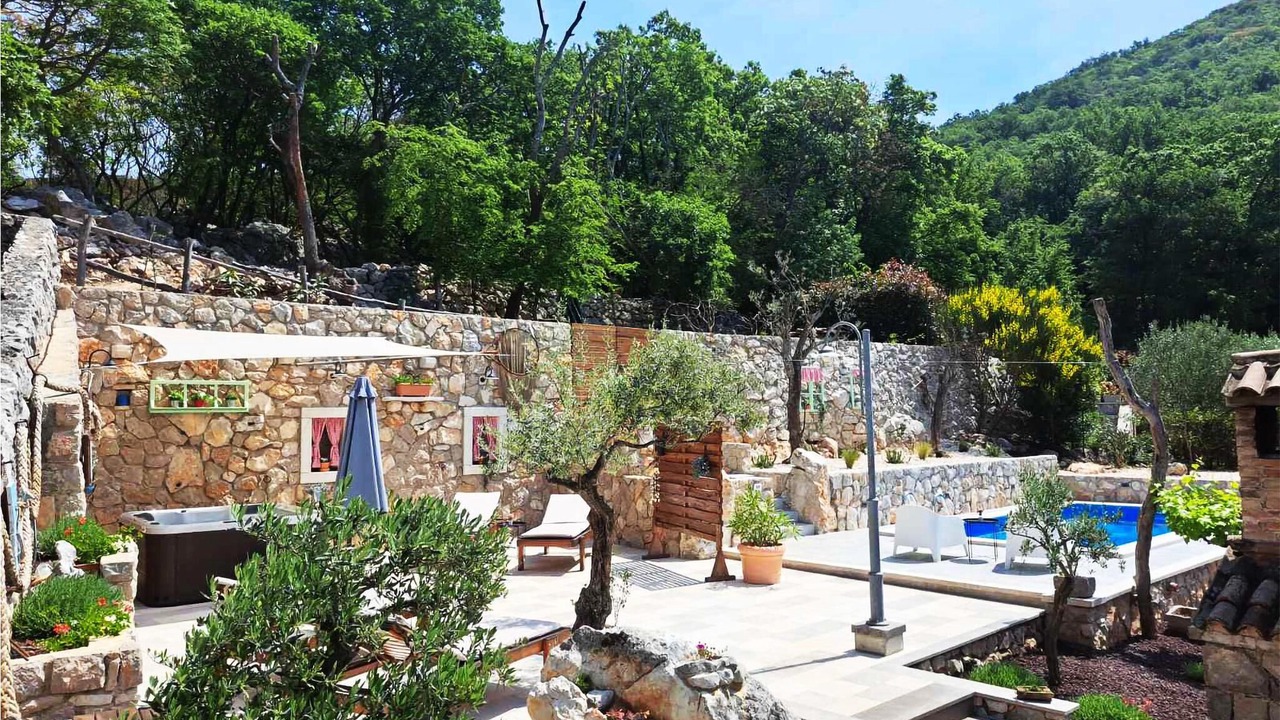 Photo of Outdoor in Porozina
