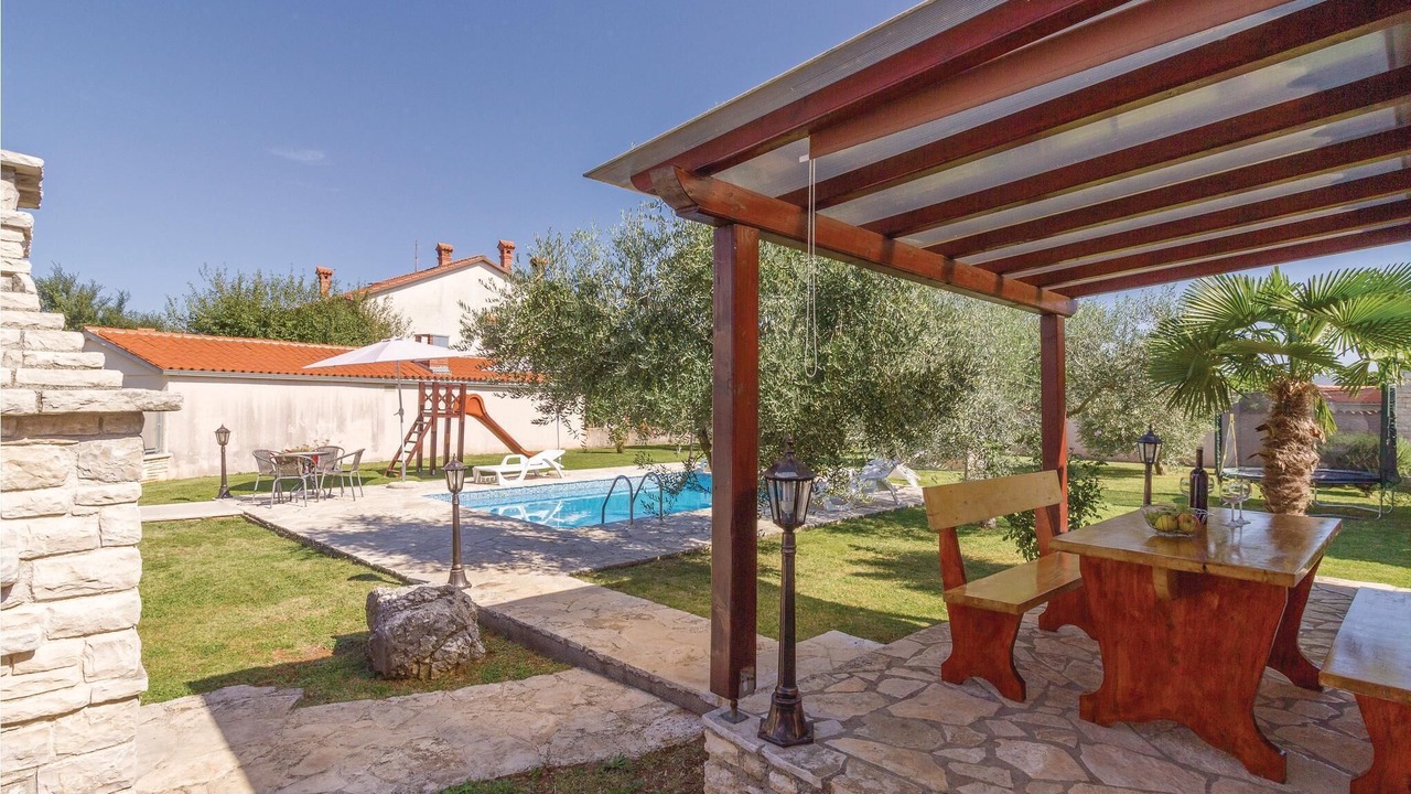 Photo of Patio Balcony in Rebici