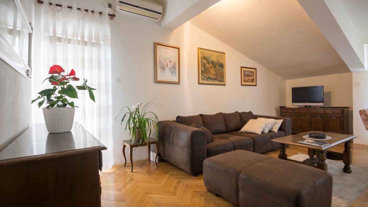 Photo of Livingroom in Tkon