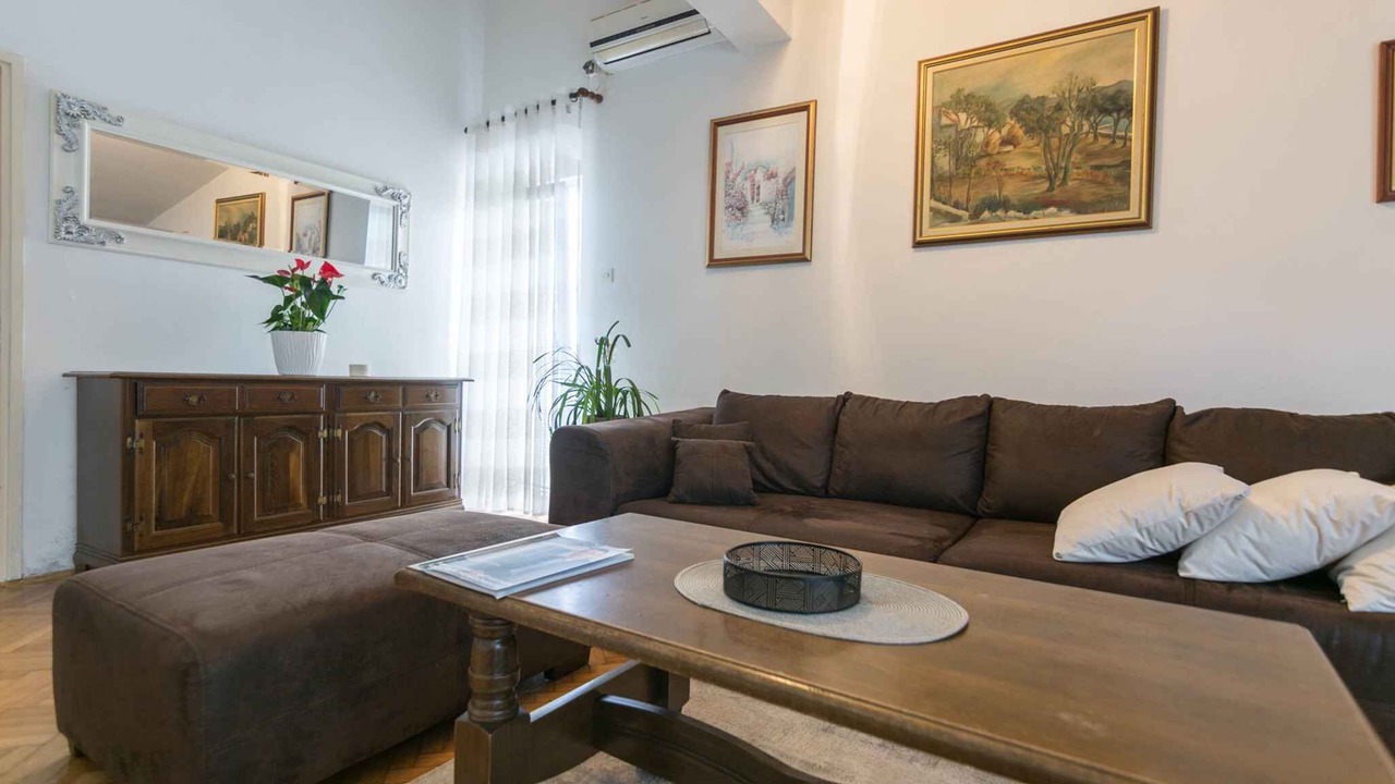 Photo of Livingroom in Tkon